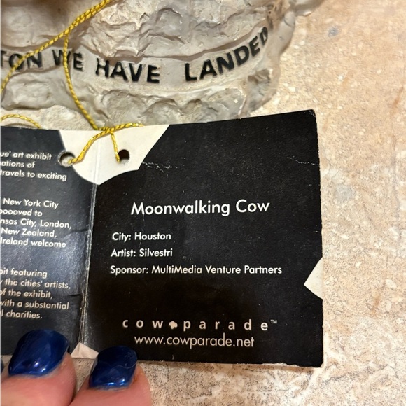 2003 CowParade Space Cow Figurine Moonwalking "Houston We Have Landed" #1189 - Picture 8 of 10